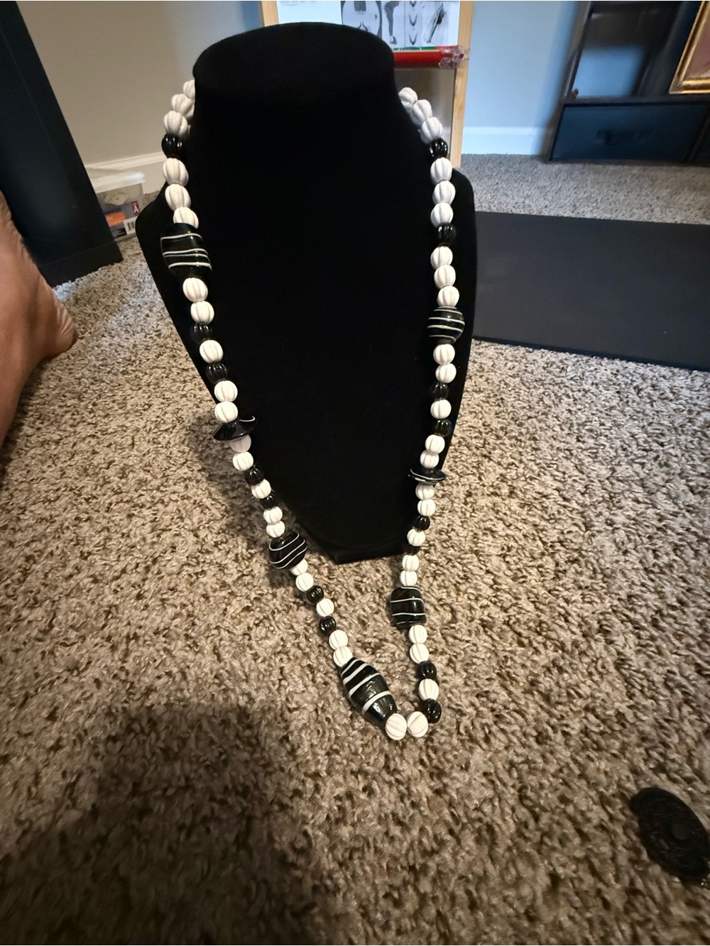 Black & White Beaded Statement Necklace - Brand Unknown3 - Picture 2 of 3